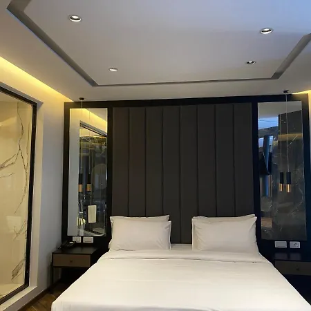 Klajdi Resort&spa Hotel Golem (Tirana)