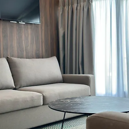 Klajdi & Hotel 5*