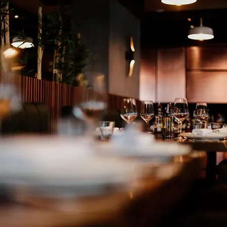 Klajdi & Hotel Golem (Tirana)