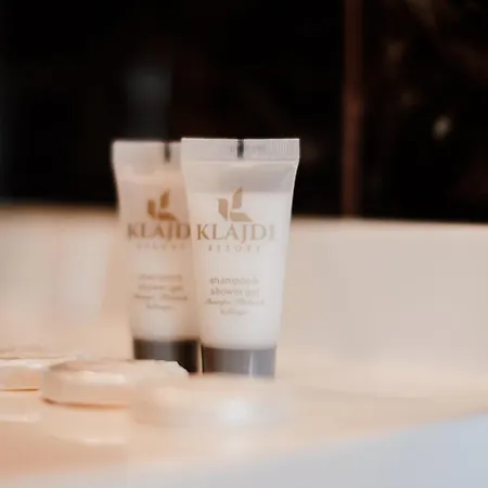 Klajdi & Hotel Golem (Tirana)