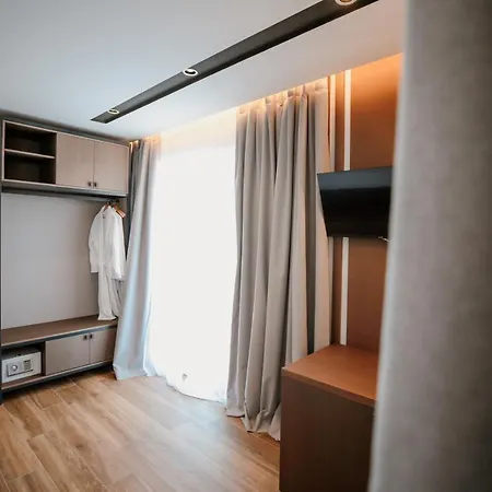 Klajdi Resort&spa Hotel Golem (Tirana)