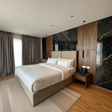 Klajdi & 5* Golem (Tirana)