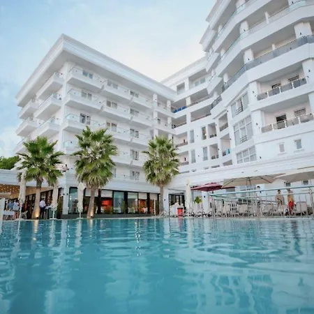 Klajdi & 호텔 골렘