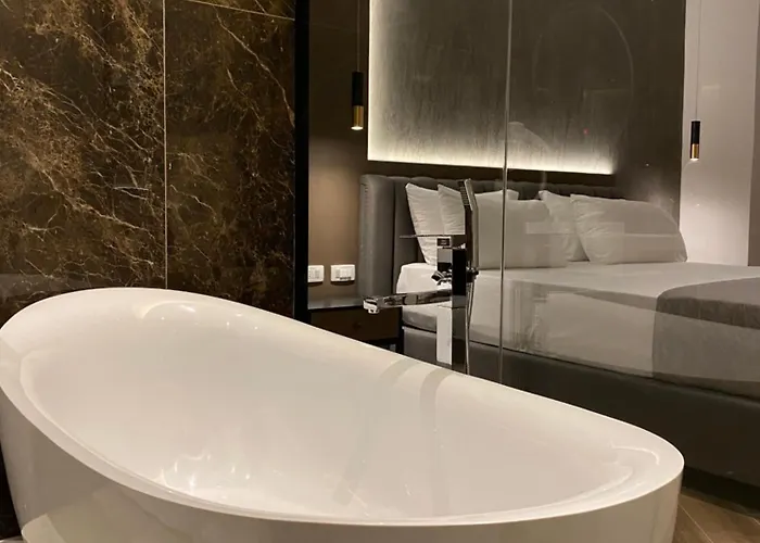 Klajdi & Golem (Tirana)