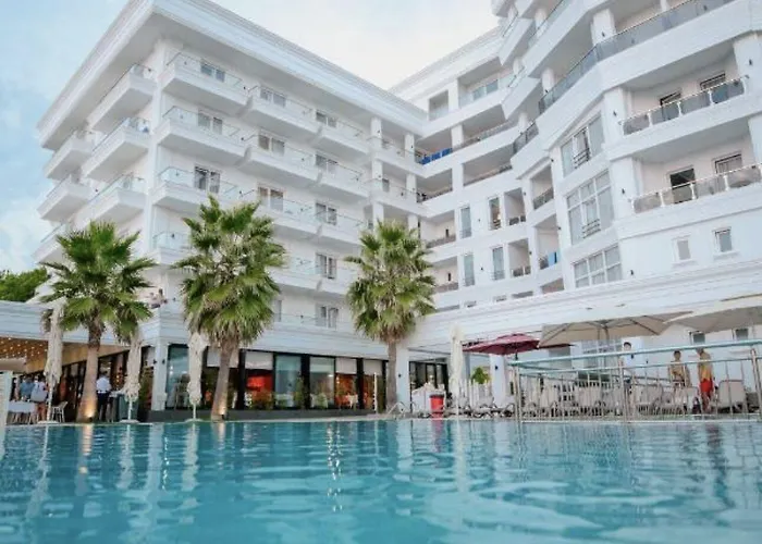 Klajdi & Hotel Golem (Tirana)